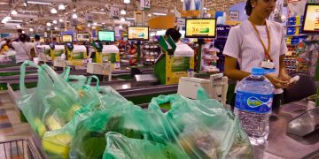 Menos é mais: 4 dicas de como reduzir o uso de sacolas plásticas!