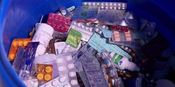 Saiba como descartar pilhas, baterias e remédios corretamente